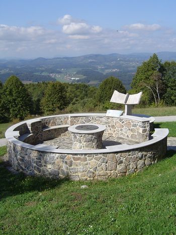 Obeležje 15. poldnevnika