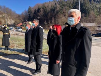 Položili vence pri spominskem obeležju 100 frankolovskih žrtev