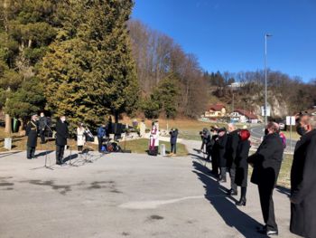 Položili vence pri spominskem obeležju 100 frankolovskih žrtev