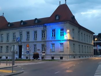 2. april, svetovni dan zavedanja o avtizmu, Litijo obarval v modro