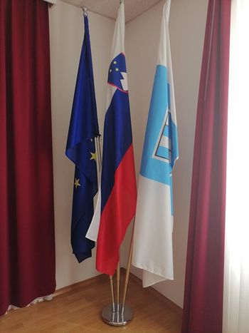 O grbu in zastavi Občine Preddvor