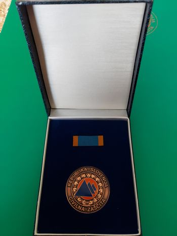 Županu Občine Logatec podeljen Bronasti znak Civilne zaščite RS