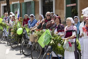 Video: 4. etapa 27. Dirke po Sloveniji čez Miren Kras