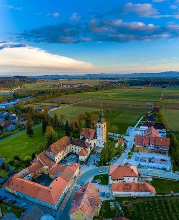 Otvoritev gradu Dvor