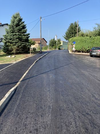 CESTA PROTI OŠ KRIŽEVCI JE ŽE ASFALTIRANA