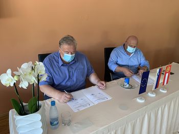 Začetek gradnje novega parkirišča v centru Logatca