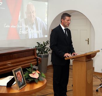 Žalna seja občinskega sveta Občine Polzela v spomin Ernestu Obermayerju, častnemu občanu Občine Polzela