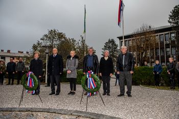 Polaganje venca 