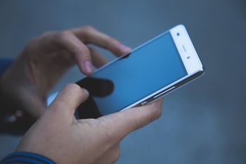 Delavnica "Digitalno opismenjevanje - uporaba pametnih telefonov"