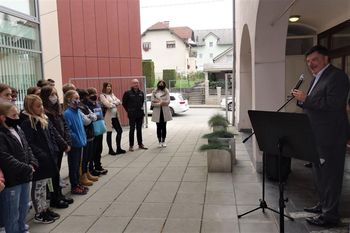 Odprtje razstave likovnih del 10 LET LINIJE 3G v Mestni knjižnici Grosuplje