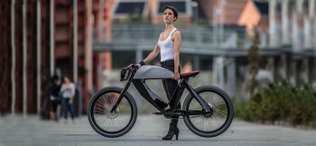 Z elektriko v nogah