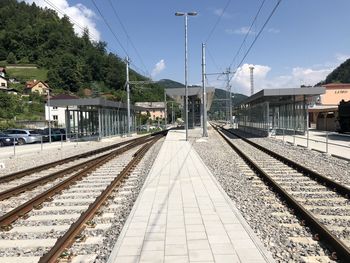 Zaključena nadgradnja železniške proge na odseku Zidani Most–Celje