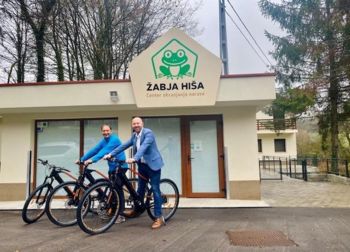 Zavod za turizem Grosuplje pridobil tri električna kolesa