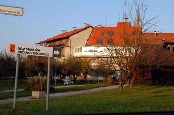 Začasna prepoved obiskov v DSO Grosuplje