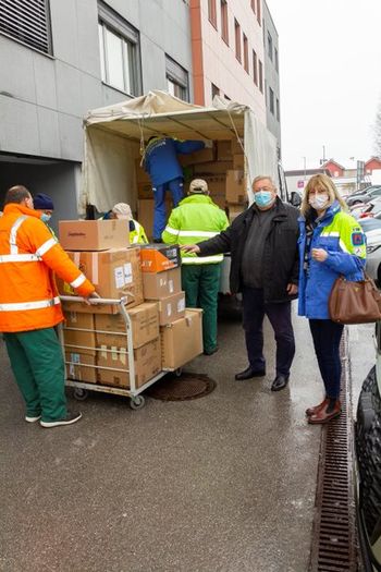 Humanitarni konvoj iz Repentabra že desetič v Logatcu Humanitarni konvoj iz Repentabra že desetič v Logatcu