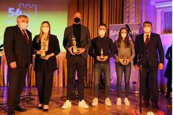 Športnika leta v Celju judoistka Tina Trstenjak in atlet Luka Janežič Športnika leta v Celju judoistka Tina Trstenjak in atlet Luka Janežič