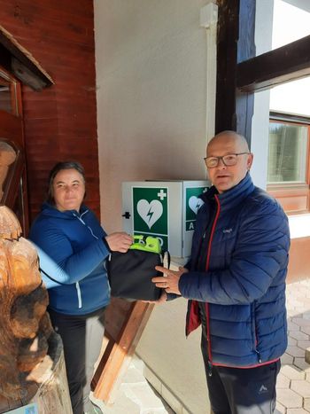 Namestitev AED aparata na lokaciji Centra šolskih in obšolskih dejavnosti Peca