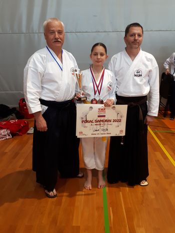LANA COLJA na Pokalu SAMURAI 2022 v Kopru trikrat na stopničkah