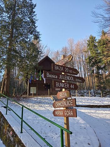 Veterani PD po Kočevskih gozdovih do Mirne gore 3.3.2022