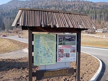 FOTOREPORTAŽA : PD po vrhovih Stojne nad Kočevjem  20.3.2022