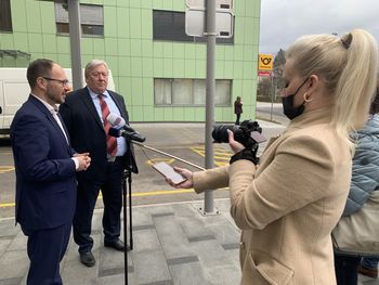 Minister za infrastrukturo Jernej Vrtovec in župan Občine Logatec Berto Menard o infrastrukturnih rešitvah v občini Logatec