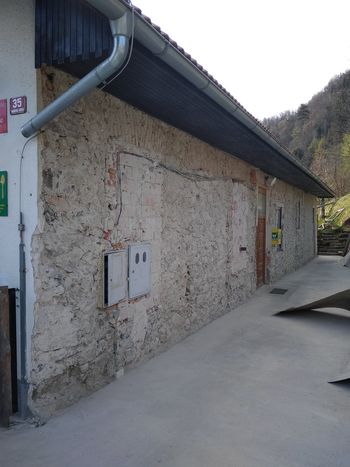 Nova fasada na Planinskem domu Pod Reško planino