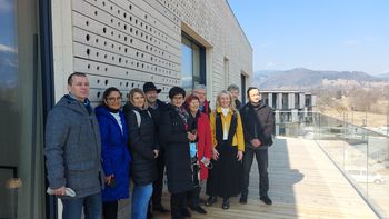 Medgeneracijski center Vezenine Bled s polno paro po prvem maju
