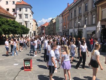 Celjski maturanti so ulično četvorko zaplesali na Glavnem trgu