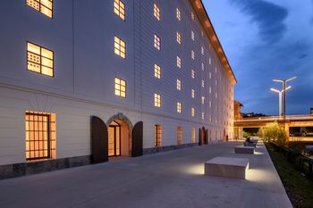 Veliki zmagovalec mednarodnega arhitekturnega tekmovanja je Galerija Cukrarna