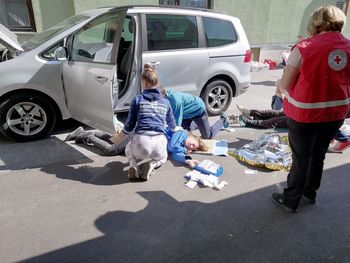 Otroci so se pripravljeni učiti postopkov prve pomoči