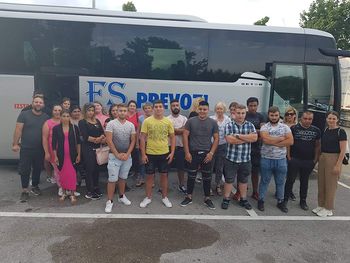 V rovu rudnika živega srebra, pripoved soške fronte in objem Tolminke