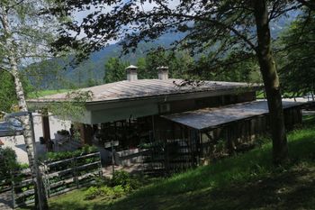 Energetska sanacija pokopališkega objekta na Blejski Dobravi