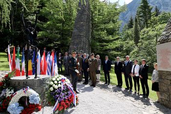 »Sence vseh žrtev taborišča Ljubelj - Mauthausen vpijejo, naj se jih spominjamo«