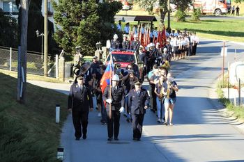 Slovesnost ob prevzemu novega gasilskega vozila v Ponovi vasi