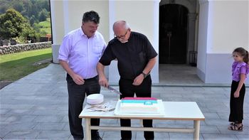 Poslovilna maša msgr. dr. Jožeta Pluta iz Župnije Polica in blagoslov obnovljene fasade na župnišču