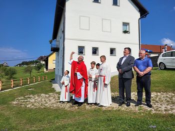 Poslovilna maša msgr. dr. Jožeta Pluta iz Župnije Polica in blagoslov obnovljene fasade na župnišču
