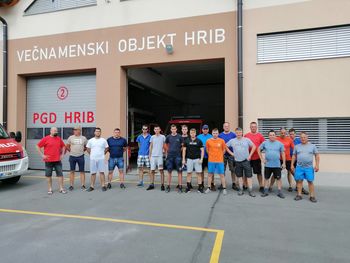 PRI POŽARU NA PRIMORSKEM POMAGAJO TUDI NAŠI GASILCI