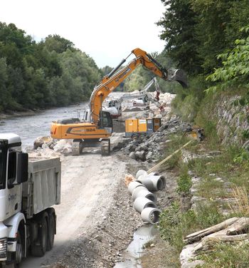 Sanacija poškodovanih brežin na Savinji Sanacija poškodovanih brežin na Savinji
