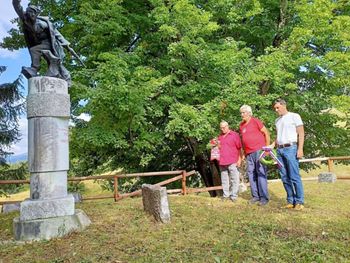 Ob spominskem dnevu položili venec ob spomeniku na Obranci
