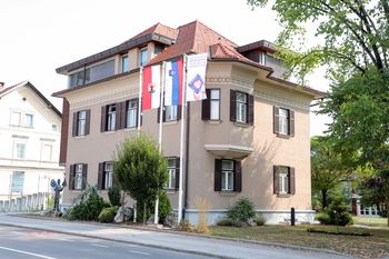 Območna obrtno-podjetniška zbornica Radovljica oddaja poslovni prostor v najem