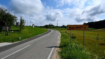 Delna zapora ceste na Malem Slatniku