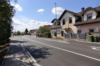 Grosuplje z novim krožiščem pri Bambiču