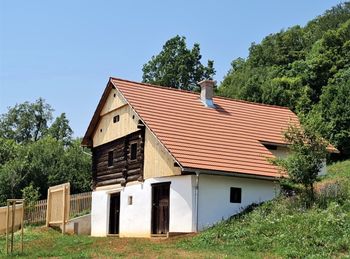 Vabljeni na slovesno odprtje rojstne hiše Neže Maurer 30. 9. na Kopanku Vabljeni na slovesno odprtje rojstne hiše Neže Maurer 30. 9. na Kopanku