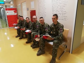 Kar 30 pripadnikov Slovenske vojske darovalo kri