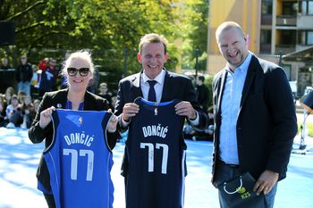 Obnova košarkarskih igrišč v Celju v sodelovanju z Dallas Mavericks Obnova košarkarskih igrišč v Celju v sodelovanju z Dallas Mavericks