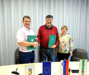 Podpis pogodbe za ureditev lokalne ceste Plešivica - Ilova Gora