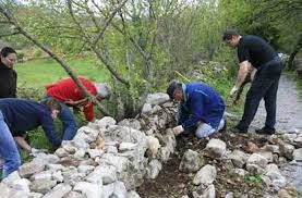 Nekaj prizorov akcij obnove suhozidov