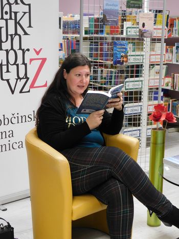 Maja Horvat in Egejski veter v Občinski knjižnici Žalec