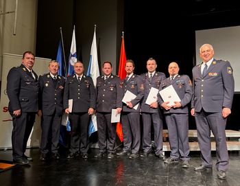 Podelitev listin za višje gasilske častnike