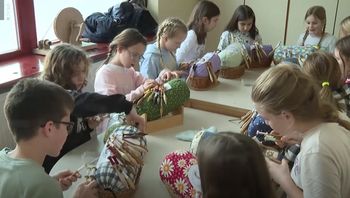 Obisk RTV ekipe v čipkarski šoli Žiri Obisk RTV ekipe v čipkarski šoli Žiri